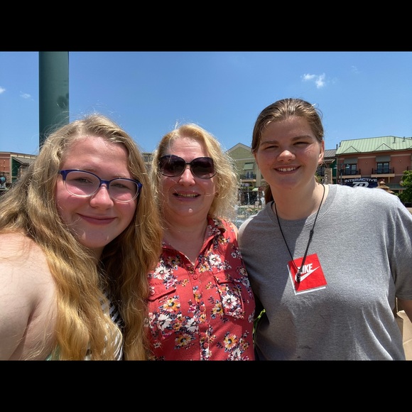 Meet your Posher, Tabitha - Picture 7 of 13